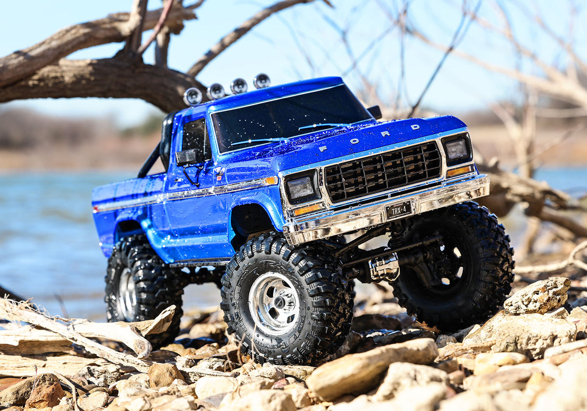 Traxxas TRX-4 1/10 High Trail Edition RC Crawler w/'79 Ford F-150 Ranger XLT Body (Brown) 92046-4-BLUE