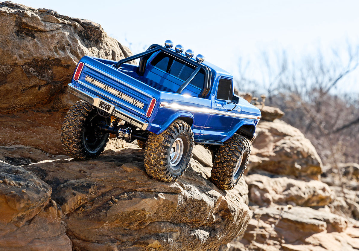 Traxxas TRX-4 1/10 High Trail Edition RC Crawler w/'79 Ford F-150 Ranger XLT Body (Brown) 92046-4-BLUE